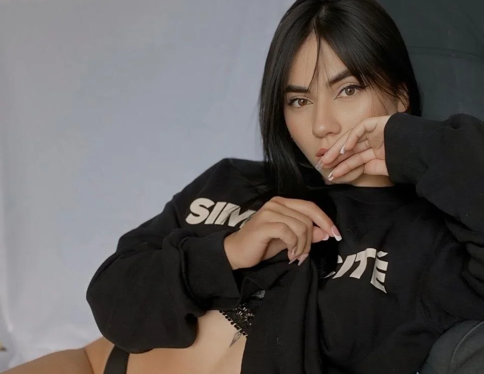 sam_lewins' Offline XXX Chat