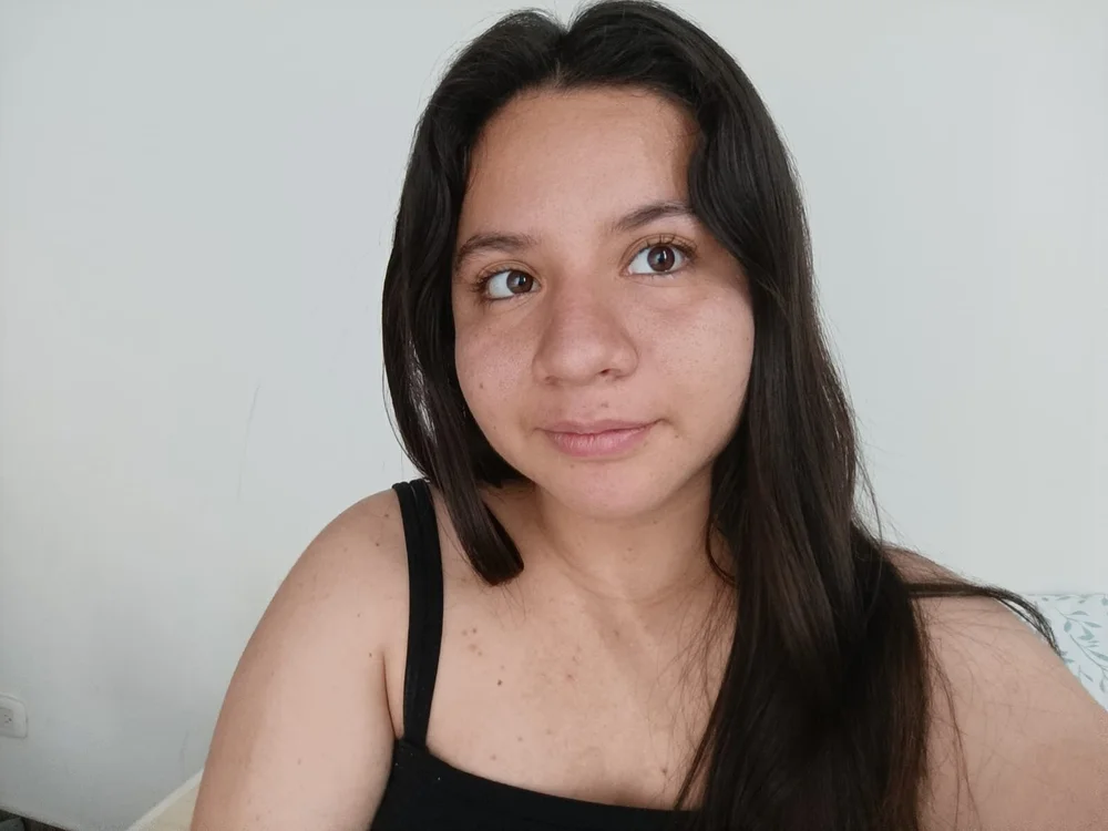 Ema_flowers' Offline XXX Chat
