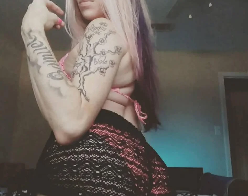 Kaenae23's Offline Chat Room