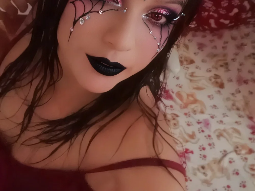 Ingrid_sweet_hots cover photo
