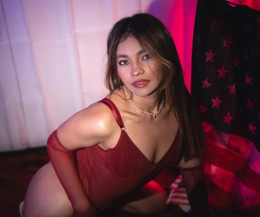 selene_tylor_ Chat XXX Ngoại tuyến