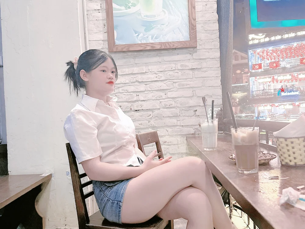 lylyna08 离线XXX聊天