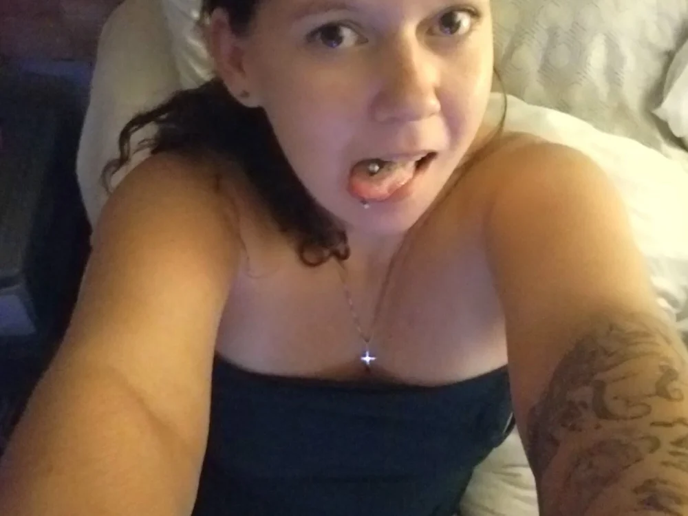 liltease54's Offline Chat Room