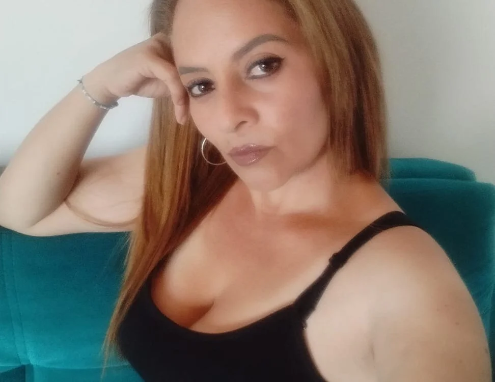 AlannaMore Offline XXX-Chat