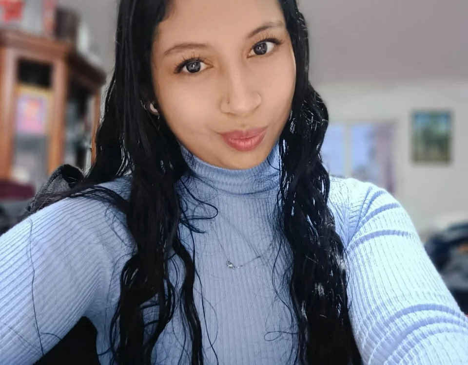annie69_b's Offline Chat Room
