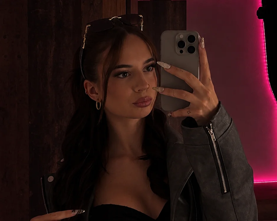itsLina Offline XXX-Chat