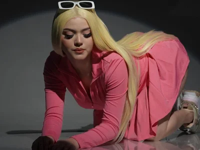 Sweettmia - dildo or vibrator big tits