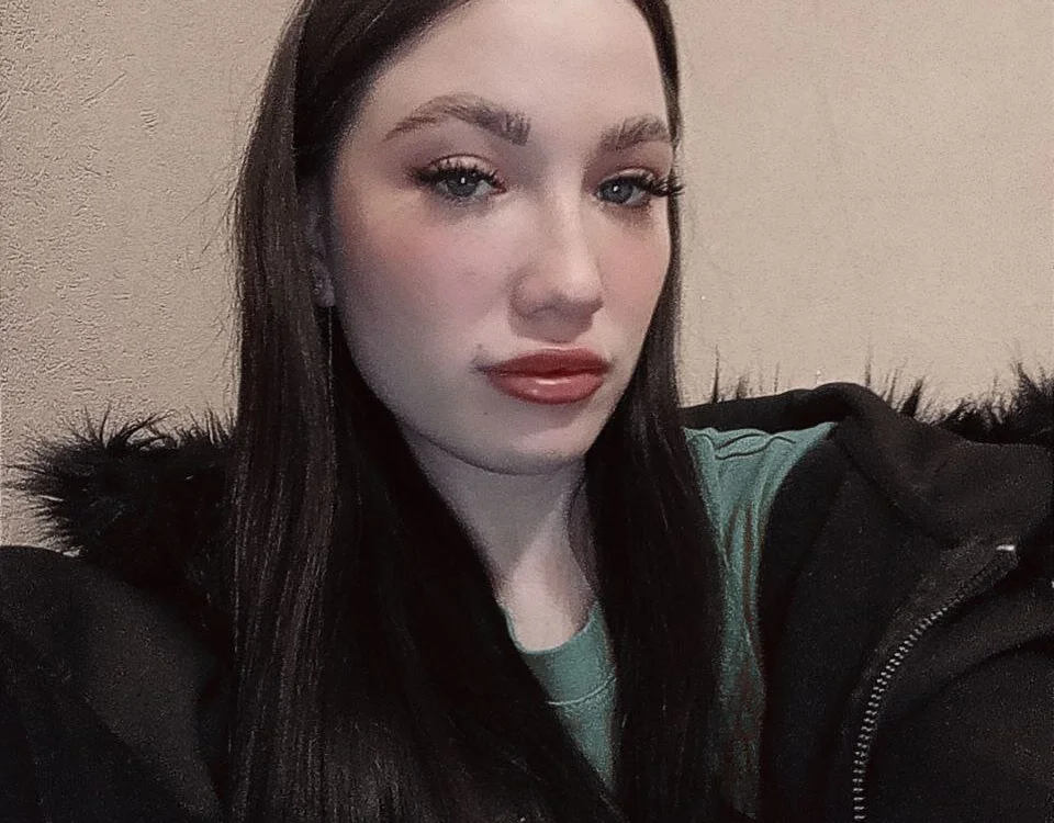 Sienna_Muse's Offline Chat Room
