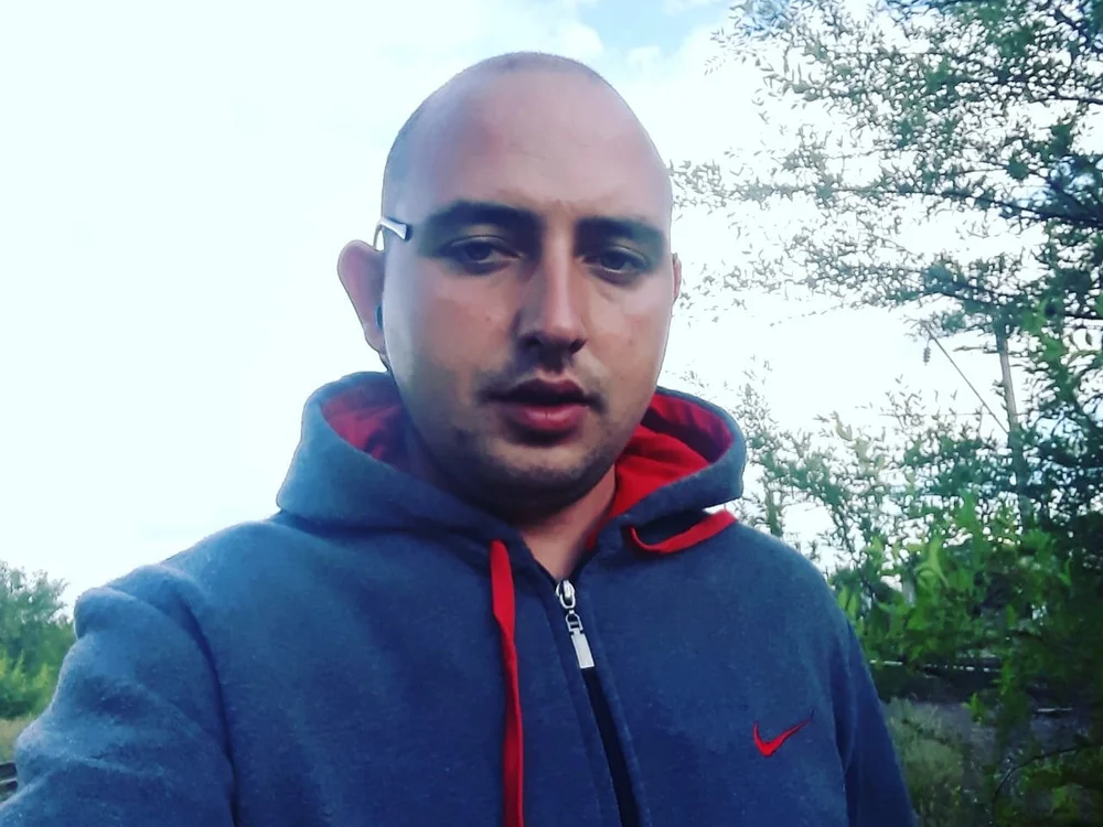 Alex33ast's Offline Chat Room