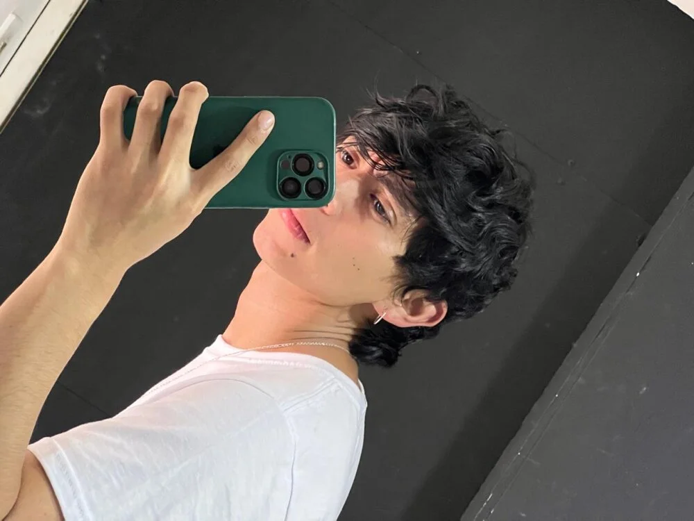 Yaiden_11's Offline XXX Chat