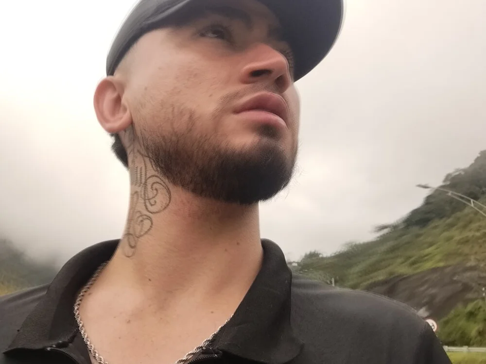 alcapone8008 Chat XXX offline