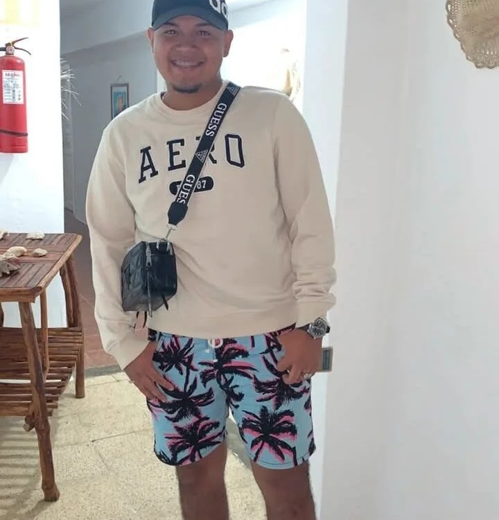luis23168's Offline XXX Chat