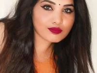 Soniya_model Adlı Modelin Çevrimdışı Sohbet Odası