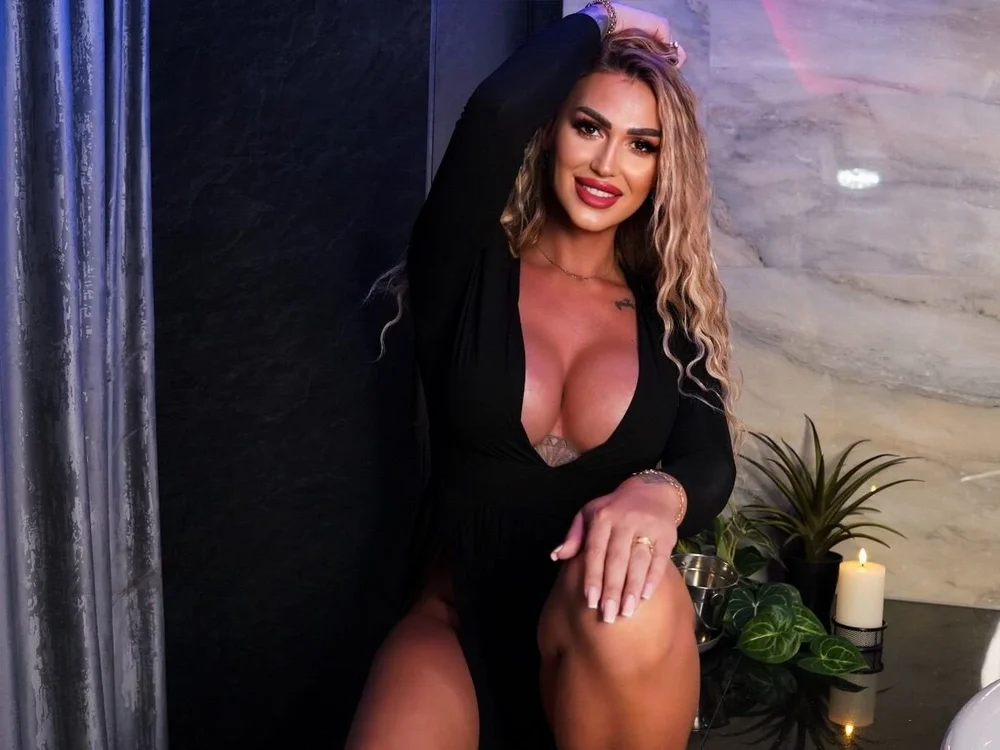 Nicol2Naya Chat XXX in diretta