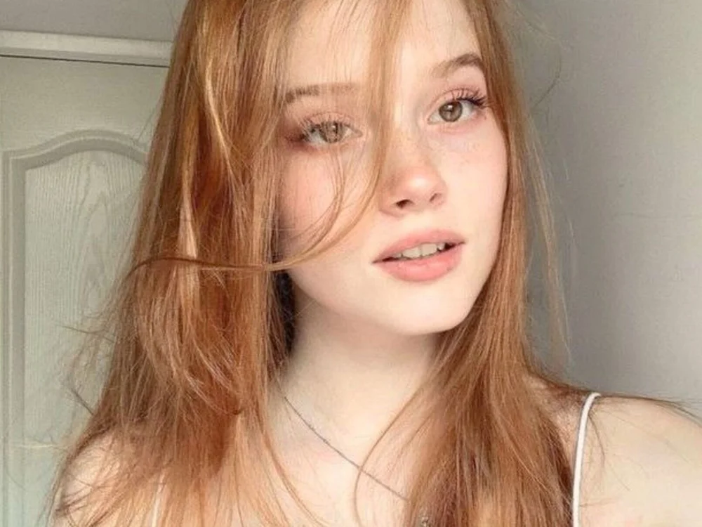 Rose__White's Offline Chat Room