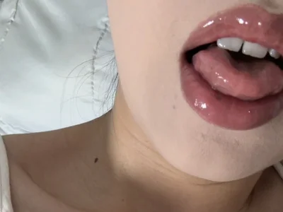 Xiao_Mao_meow Female Gymbabe Webcam Striptease