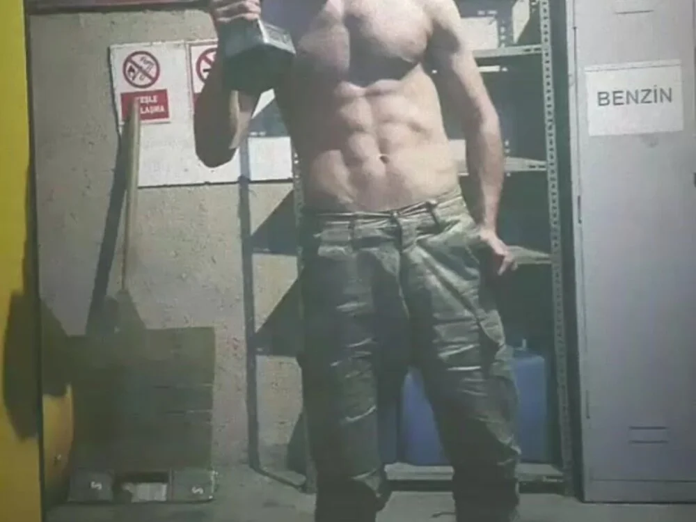 Yusufcan34@xh Offline XXX-Chat