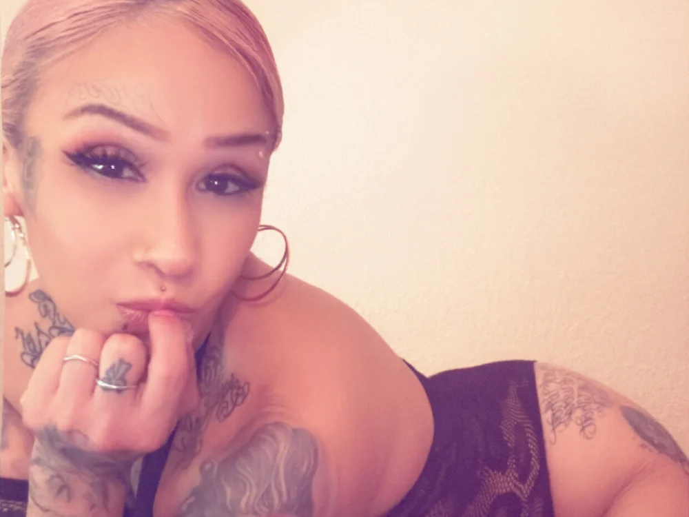 KarmaQu33n's Offline XXX Chat