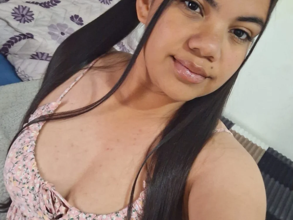 lina_smith_08n Offline XXX chat