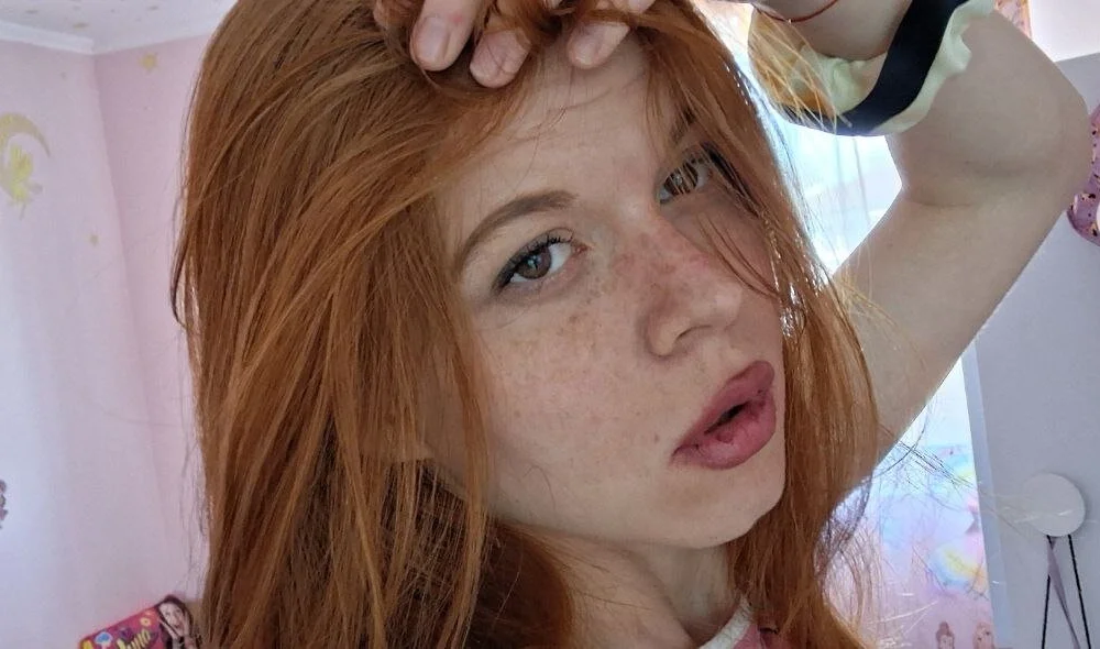 DanelleMote's Offline Chat Room