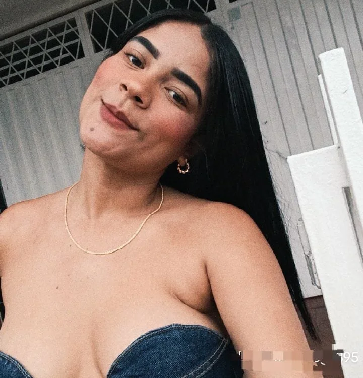 Ayshel_rose cam model