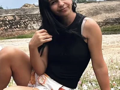 Profile of Larissatop