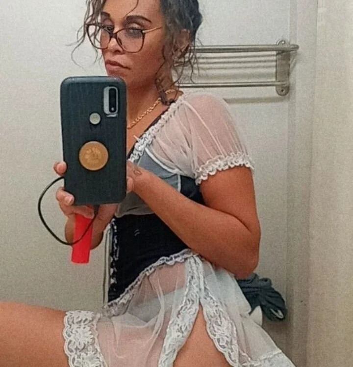Offline chatovací místnost yellowQueen83
