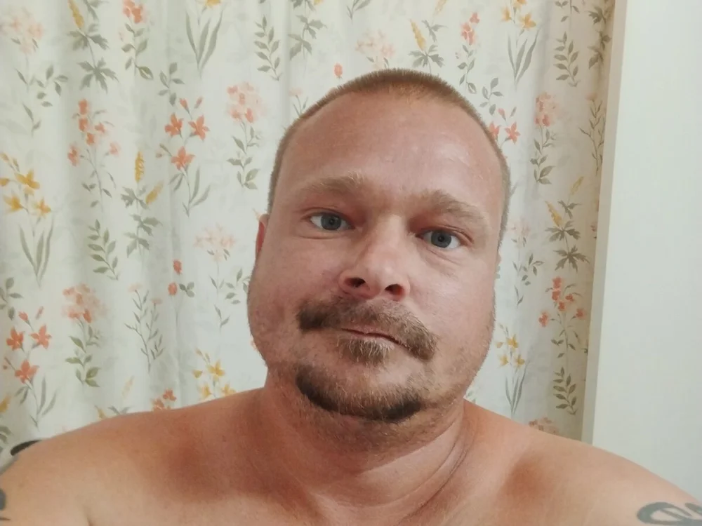 Chatroom XXX hors ligne de Bigdckcumgiver