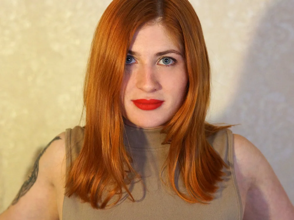 Eva_Mee's Offline Chat Room