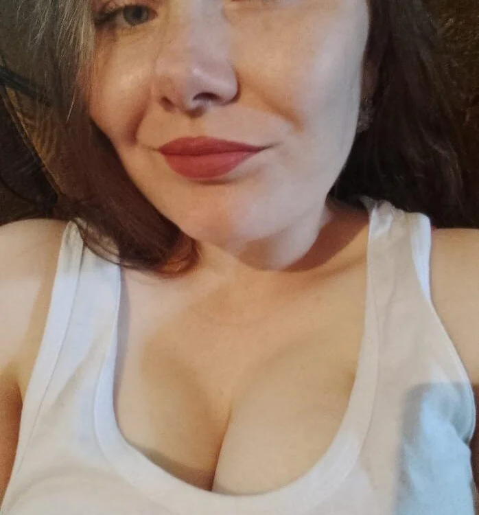 LindaXKitty's Offline Chat Room