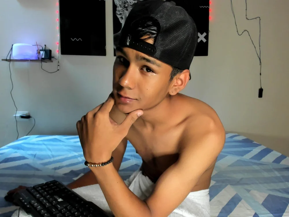 Colombianito207's Offline Chat Room