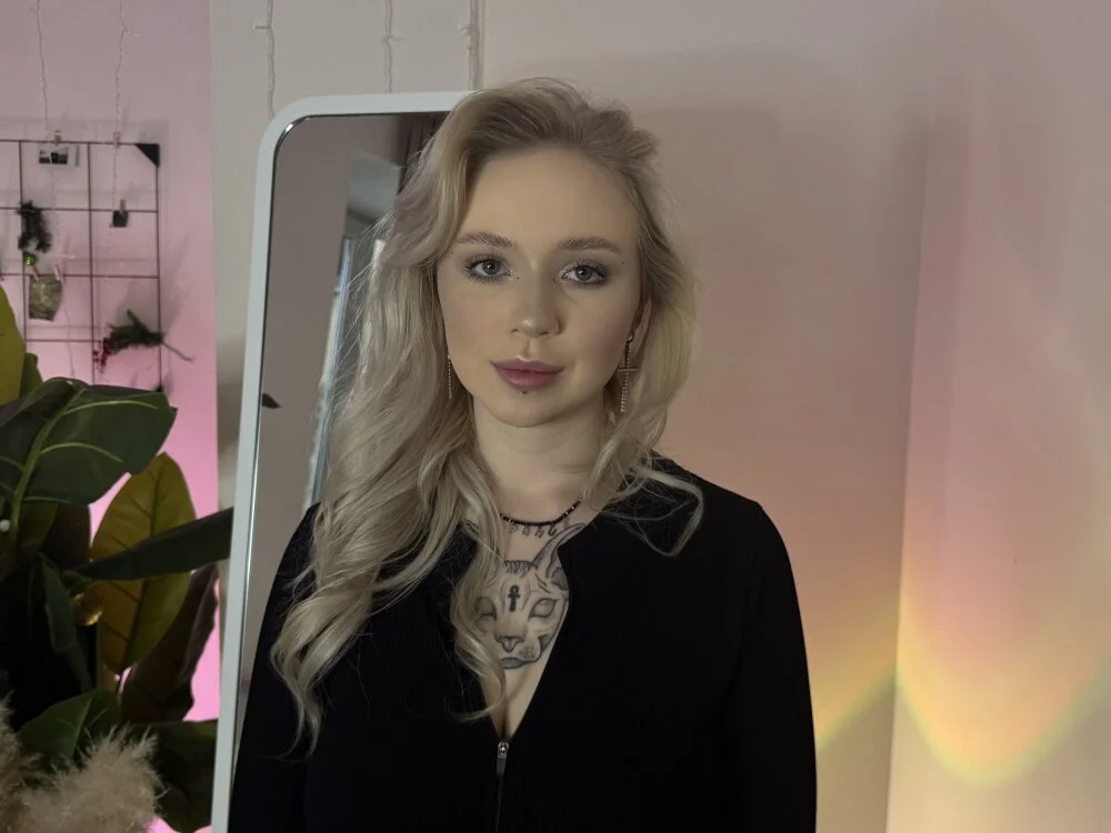 bunny_blond's Offline XXX Chat