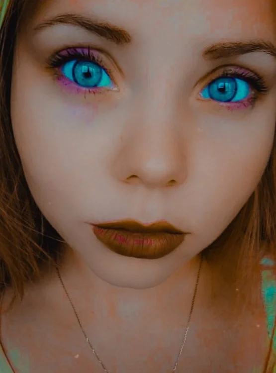 CarolFames' Offline Chat Room