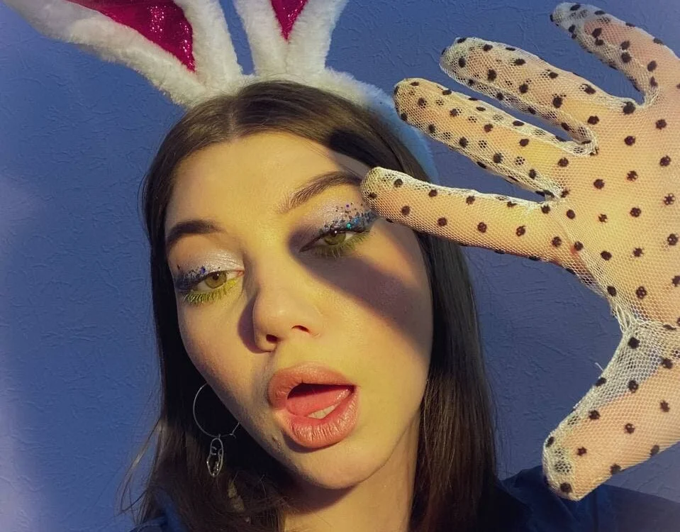 MilaCharmy's Offline Chat Room