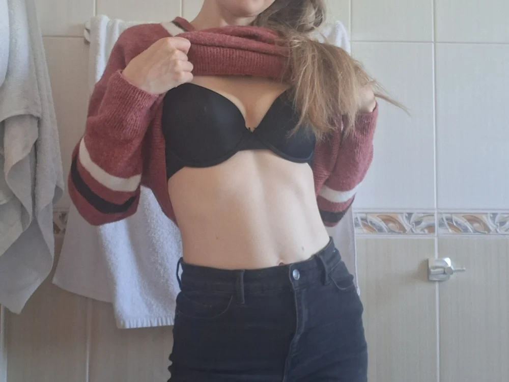 Naughty_LittleCara's Offline XXX Chat