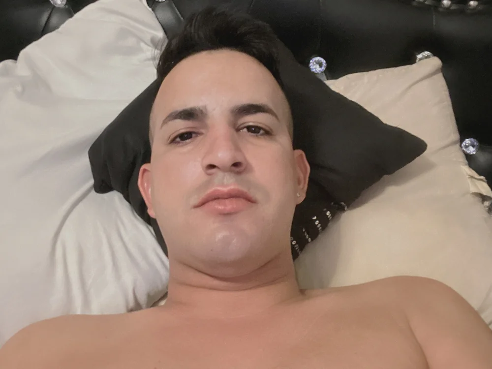 Adrianqdxfc's Offline Chat Room