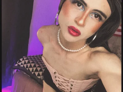 Emilly-hall - Trans 