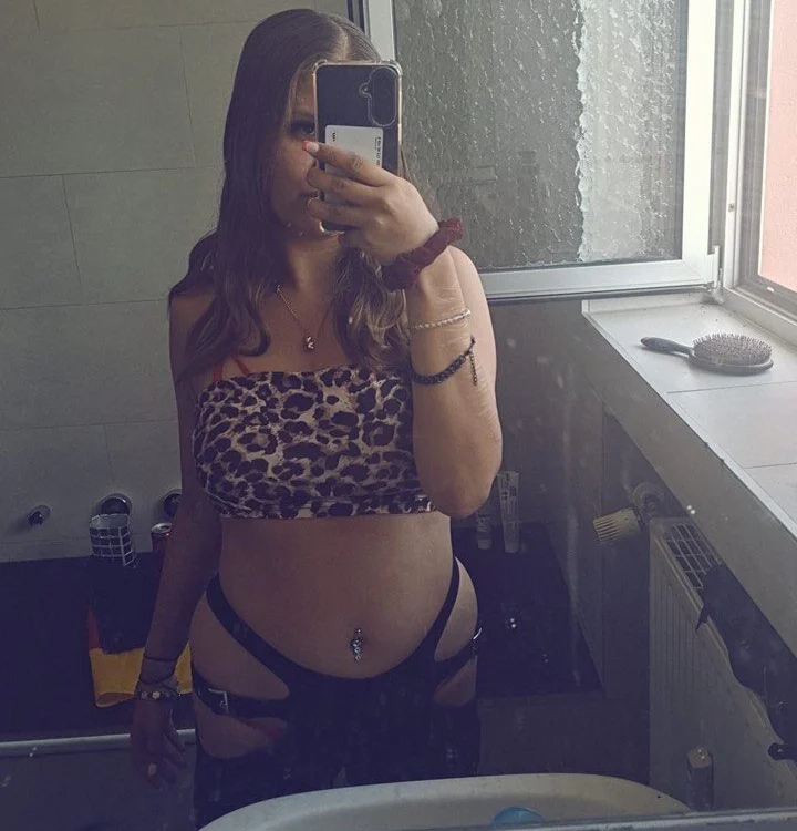 Ruby-Wilde's Offline XXX Chat
