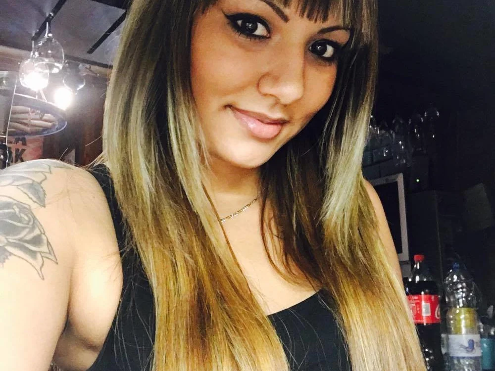 Princess_Esmeralda's Offline Chat Room