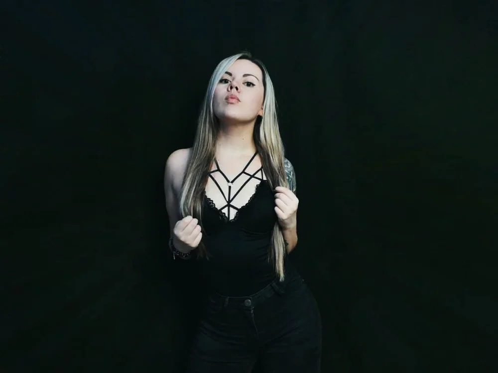 lenabloom_'s Offline Chat Room