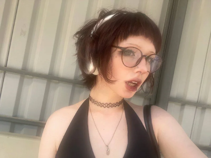 Awquafine's Offline XXX Chat