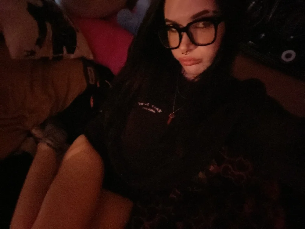 Offline chatovací místnost piercedupvampire