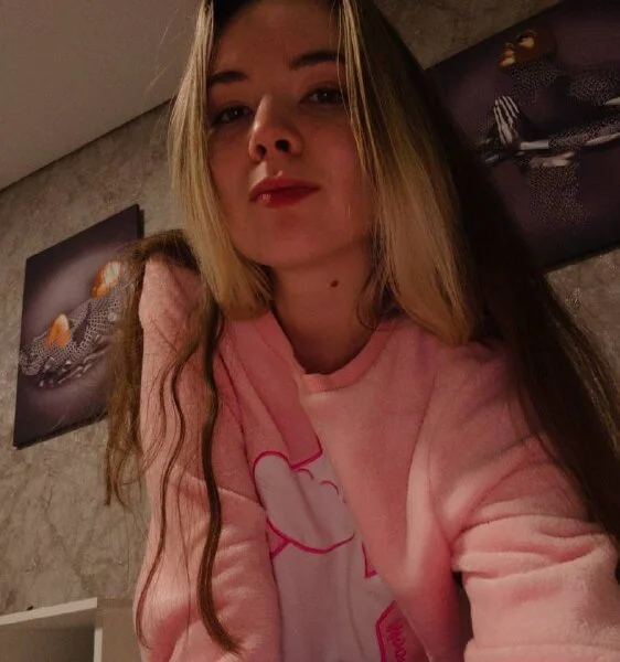 MarlinVarian Adlı Modelin Çevrimdışı XXX Sohbeti