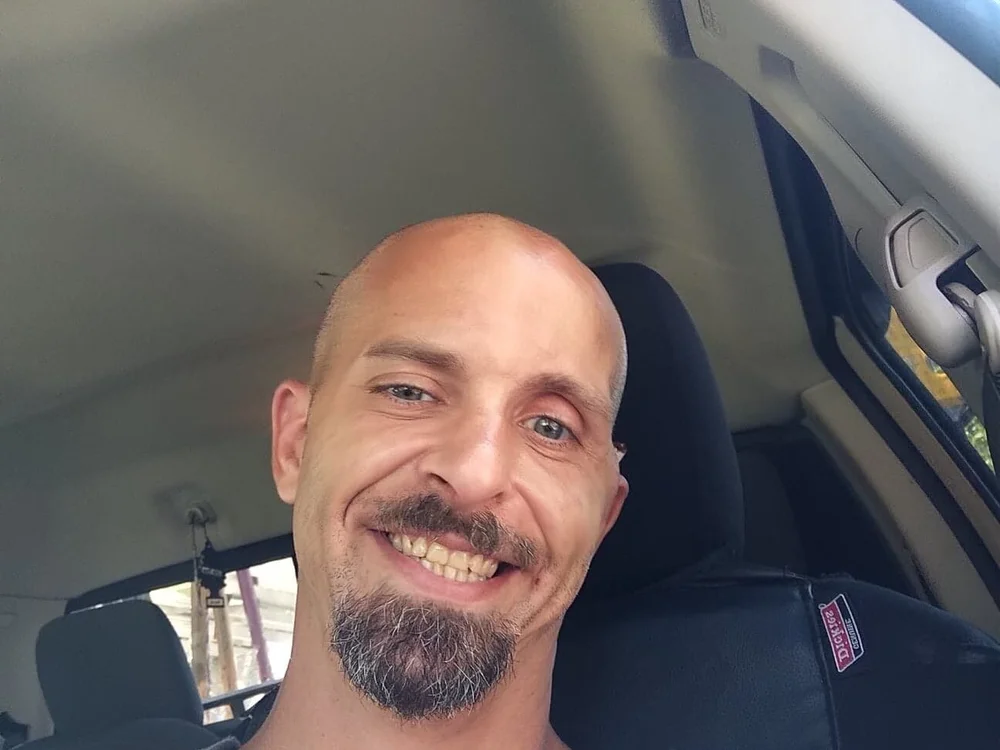 BallzDeep42000's Offline Chat Room