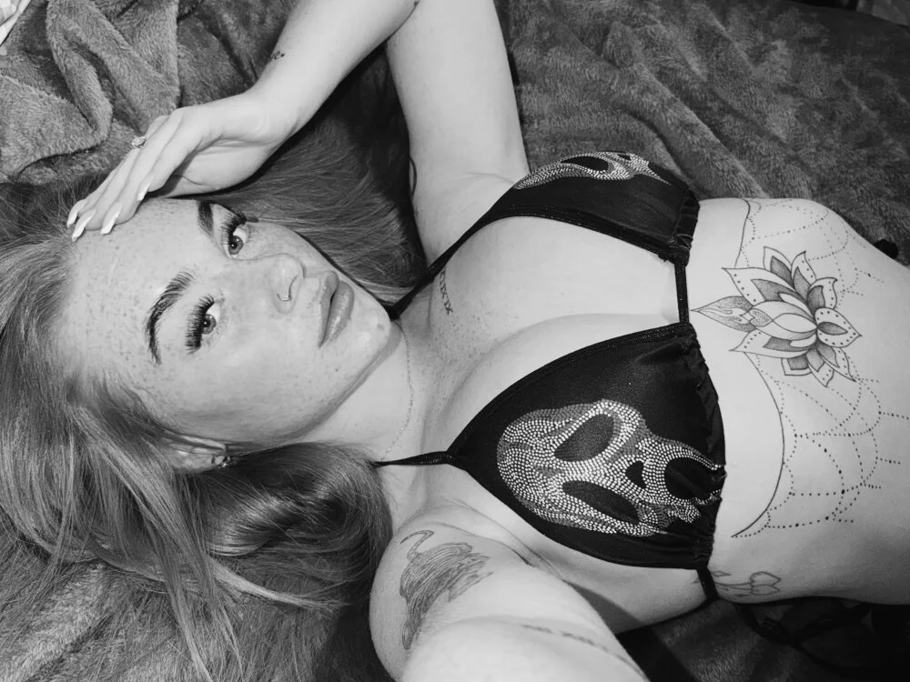 Ellieskyyee1 offline XXX-chat