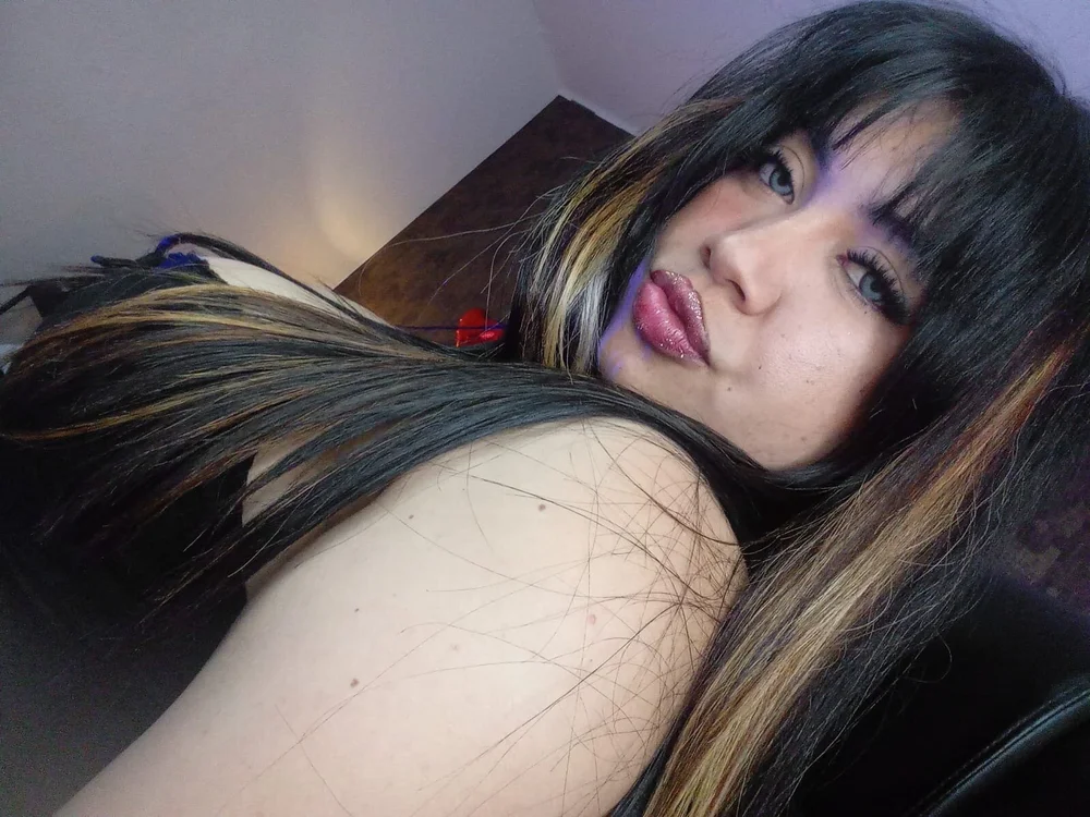 غرفة دردشة Alicee_tylor دون اتصال