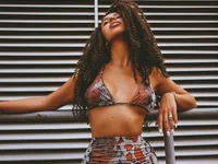 Модель SexyyEvelyn