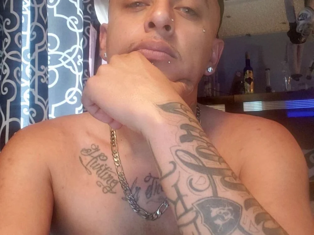 treb818 Offline XXX Chat