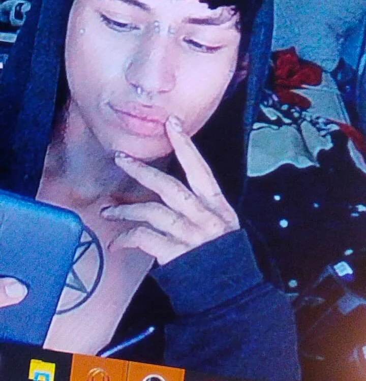 _SHANKS_7: συνομιλία ΧΧΧ εκτός σύνδεσης