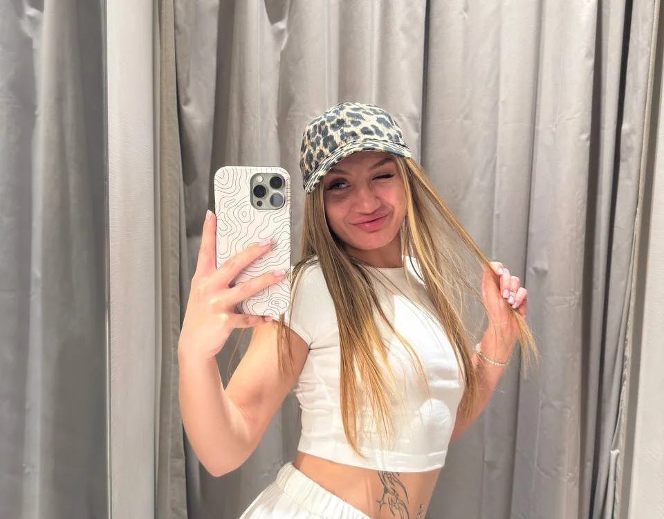 MirrraMisss Offline XXX-Chat